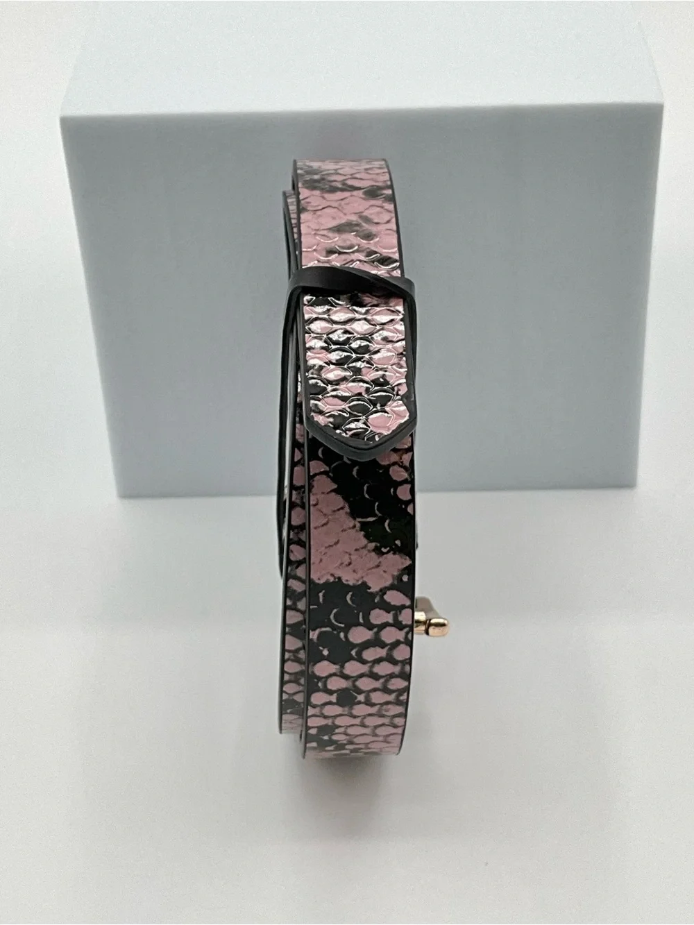 LIKE NEW Torrid Narrow Waist Belt Pink&Black Faux Reptile Gold Hardware Size0/00